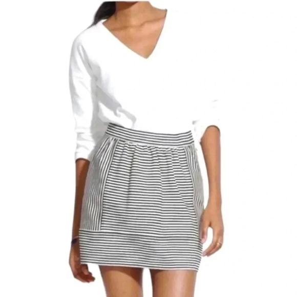 Madewell | Swivel Ponte | Classic Stripe Preppy Coastal Mini Skirt Size 0 XS XXS - Picture 4 of 6